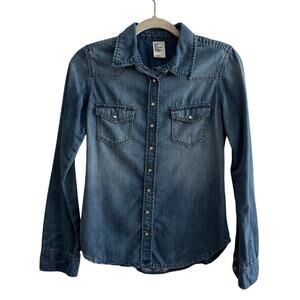H&M Women Denim button down shirt size 4